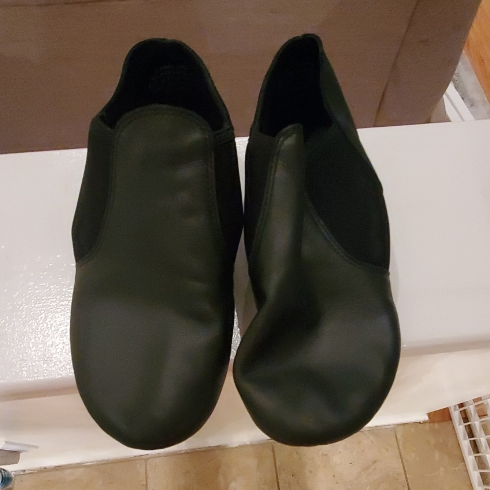 Black jazz shoes